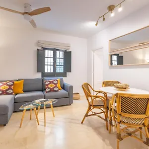 https://apt-charming-at-plaza-alameda-by-cityzen-apartments.es-andalucia.com